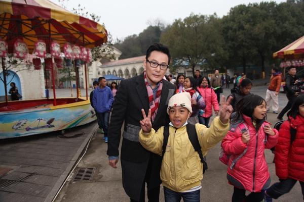 人民日报：《我是歌手》让音乐向着太阳生长