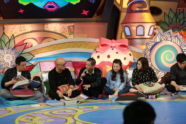 男子倾家荡产集火花 佟大为怒斥“不负责任”