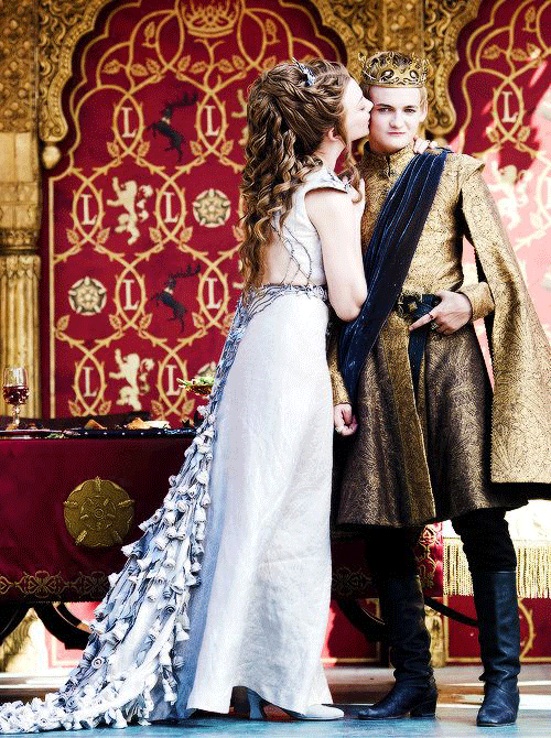 《权力的游戏》：一个用生命做衣服的剧组 