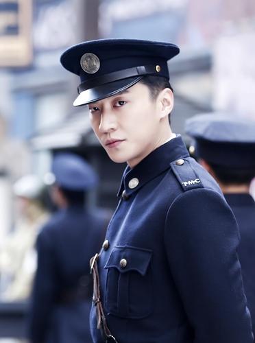   乔任梁首部谍战剧开播《代号》圆了英雄梦