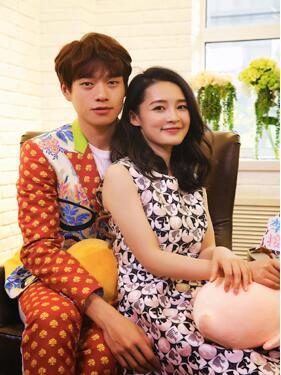 《我们相爱吧》魏大勋李沁电话互动 授虐狗大法