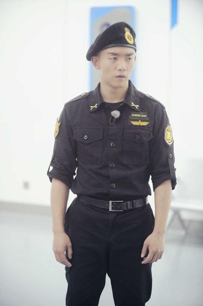 《跑男4》郑恺推理能力满分 献唱经典名曲获赞