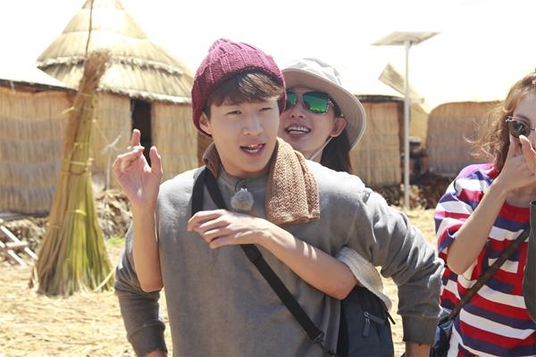 林志玲Henry贴身紧靠 共穿一件衣服似连体婴 