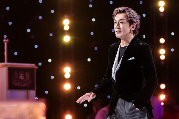 李咏改“头”换面  携《幸运秀》登天津卫视