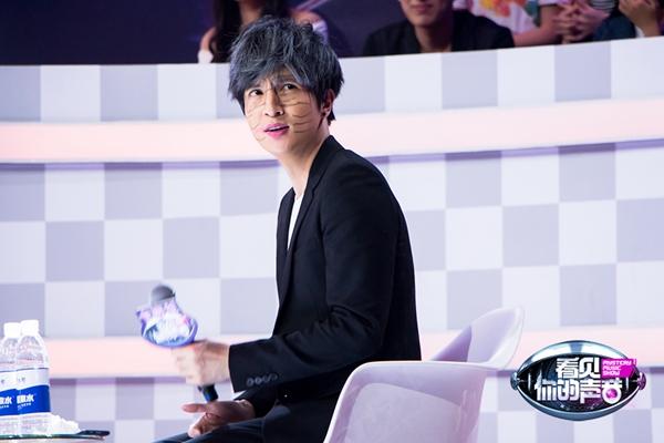 薛之谦搜查队涂鸦作战 “嫉妒弟”王栎鑫忙报复