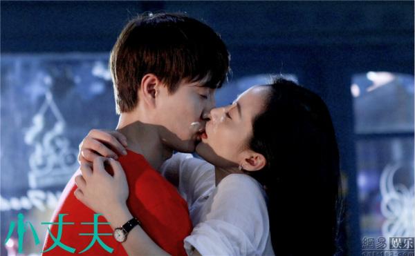 杨玏自曝床戏经验少 导演回应“教学”：太年轻