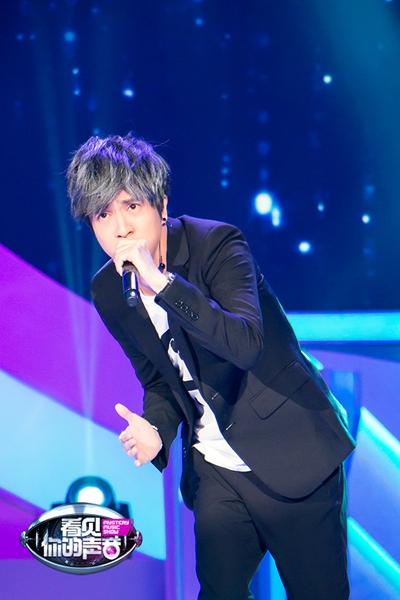 薛之谦搜查队涂鸦作战 “嫉妒弟”王栎鑫忙报复