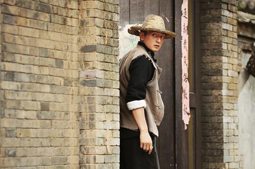  《金水桥边》热播 梁大维化身特工“老鹰”