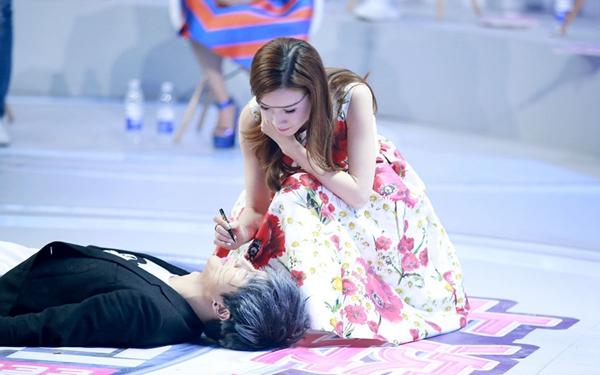 搜音团惊现”一字眉” 徐立偶像包袱掉一地