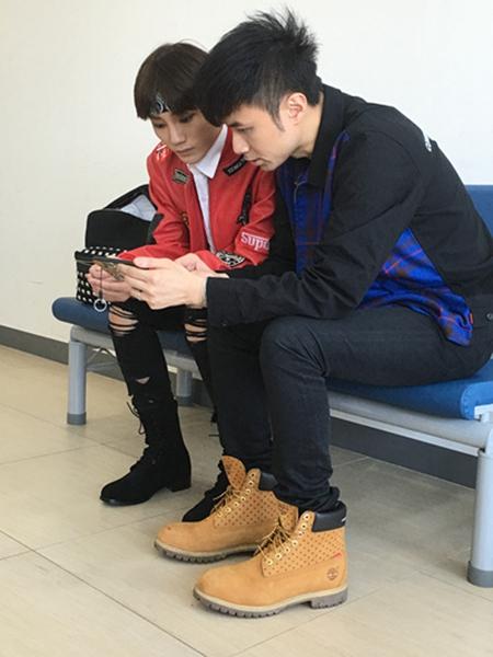 古巨基携神秘嘉宾赴韩  最in牛仔潮装率队再战