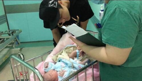 朱桢升级当爸爸 儿子取名“爱德华”有深意