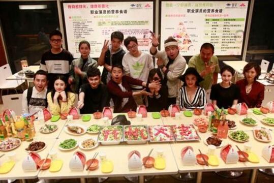 素人真人秀《这里没有咖》首播 开直播新纪元