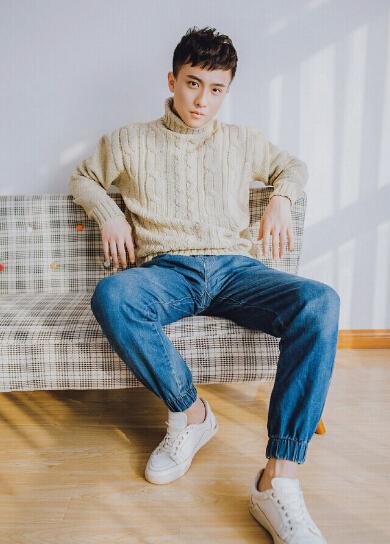 李政阳参演《凤凰无双》 影坛新力量蓄势待发