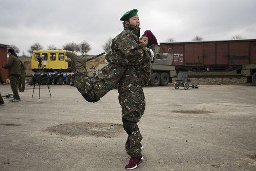 《家游》妈妈旧病复发中断节目录制 李玉刚自责