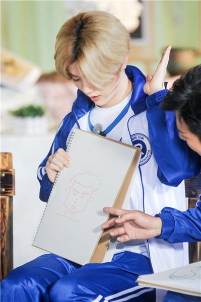 《跑男》鹿晗逆袭变学霸 “三连冠”惊呆跑男团