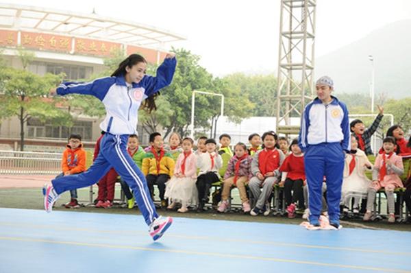 《跑男4》我的野蛮同桌 Baby变身聪明孩子王