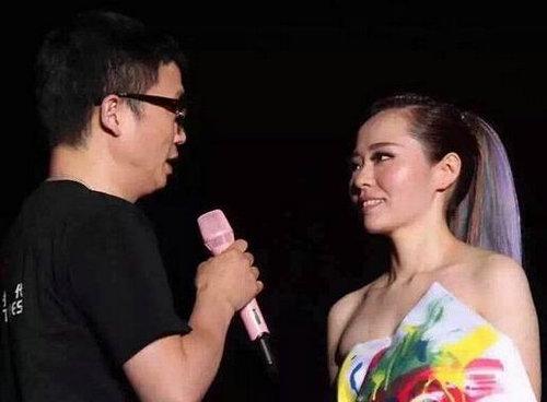 专访张靓颖：模仿是歌手必经之路 婚礼交给男友