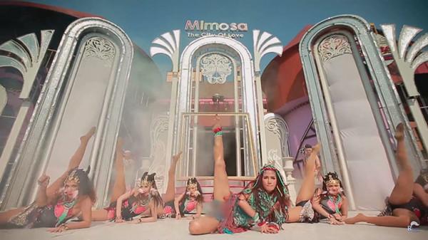 又见限制级！泰国女歌手MV开大腿被打马赛克