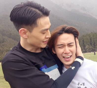 《非凡》唐晓天陈楚和小卖部boys上演抱头杀