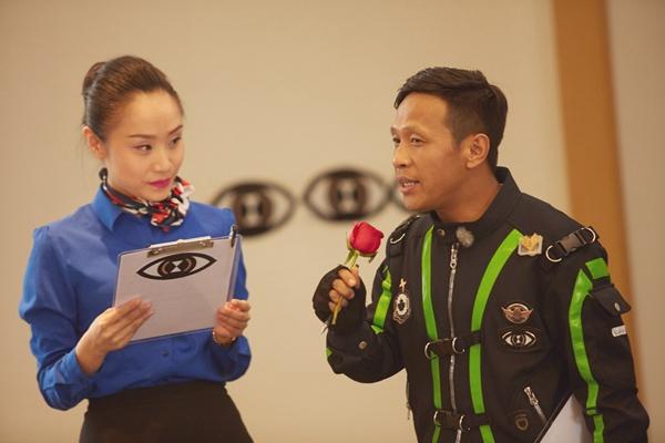 《全员》宋小宝上演制服诱惑 被赞“幽默有才”