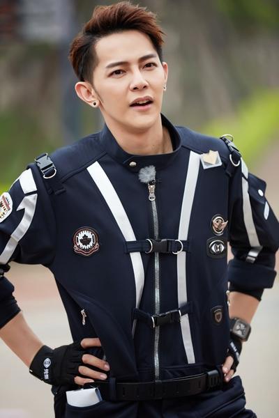 汪东城喊话同岁宋小宝：想“牛奶”配“咖妃”