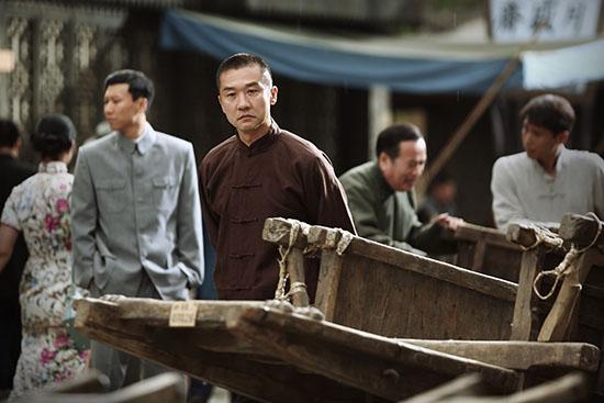 影视话剧双响炮  黄志忠《金水桥边》面面俱到