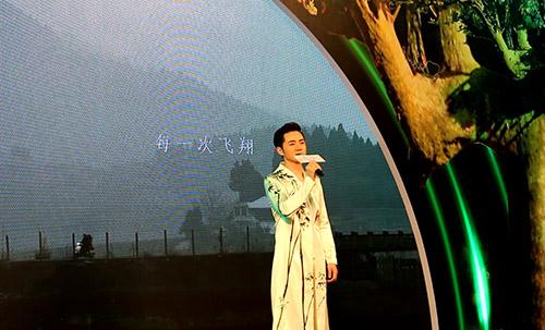 余少群谈夜孔雀：我更喜欢把爱情纹在心里