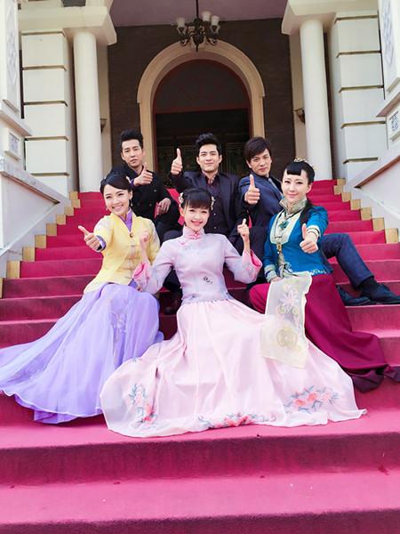 高颜值画风美！孙怡示范民国照相标准POSE