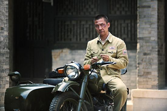 影视话剧“双响” 黄志忠《金水桥边》面面俱到