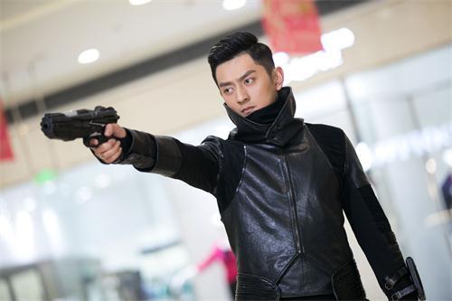 黄志忠亲身授课 梁大维秒变“一年级生”