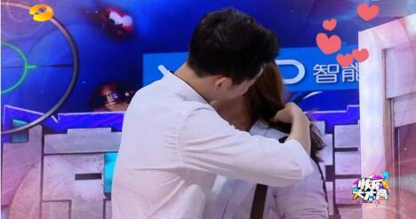 看宋仲基宠溺的眼神,感觉贾玲才是他的真爱啊