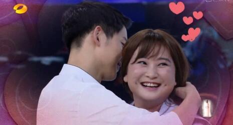 看宋仲基宠溺的眼神,感觉贾玲才是他的真爱啊