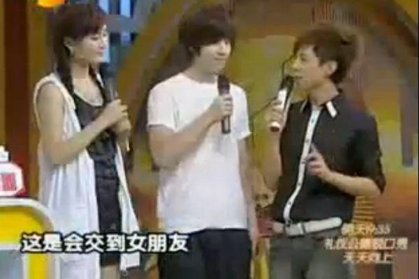 Henry不是王嘉尔第二!十年前何炅就在提携他了