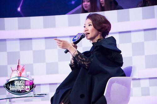 陶晶莹“咸猪手”正经揩油 花美男撩全场迷妹