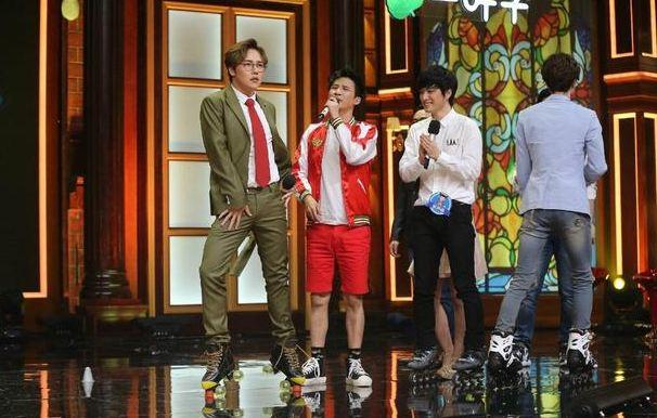 刘维520《天天向上》首秀变团宠享受花式宠爱 