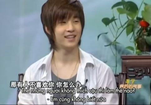 Henry不是王嘉尔第二!十年前何炅就在提携他了