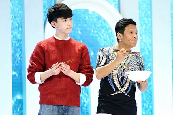 国民弟弟郭俊辰首秀厨艺 淡定表现引何炅称赞