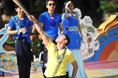 《跑男》上演复仇者联盟 郑恺手撕能力者Rain