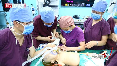 再掀生命的礼赞 “玻璃人”妈妈勇闯生死劫