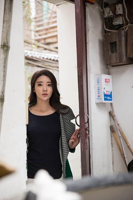 《致单身男女》张璇摆脱弱女子 化身职场女强人