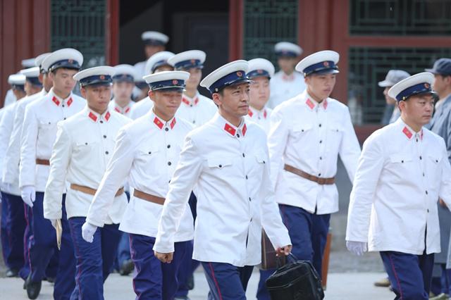 《金水桥边》热播王鑫高文化儒雅警察破案获赞