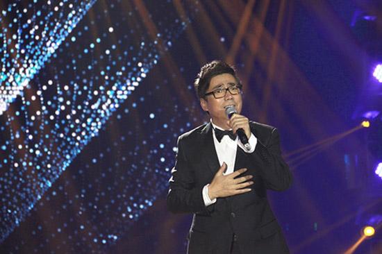范明华鼎奖捧最佳男配角 深情献唱感动全场
