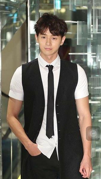 张轩睿搭档安心亚 演绎“狼王子”挑战宋仲基