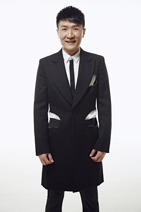 樊凡献唱《幸福在一起》 演绎爱的正能量