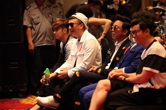 《极限挑战》第二季发布 极限男人帮整蛊导演组