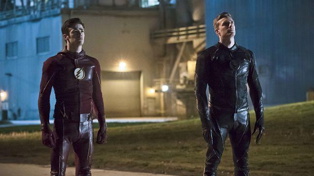 《闪电侠》加长版预告 闪电侠与极速终极大战