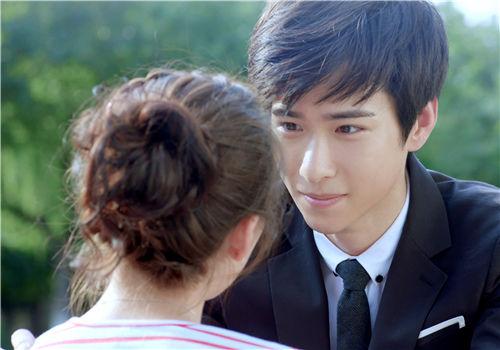 《笨蛋爱上两个你》点击破亿 吴昊泽凭演技吸粉