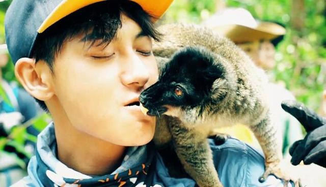 《我们的法则》宣传片曝光 黄子韬与狐猴亲吻