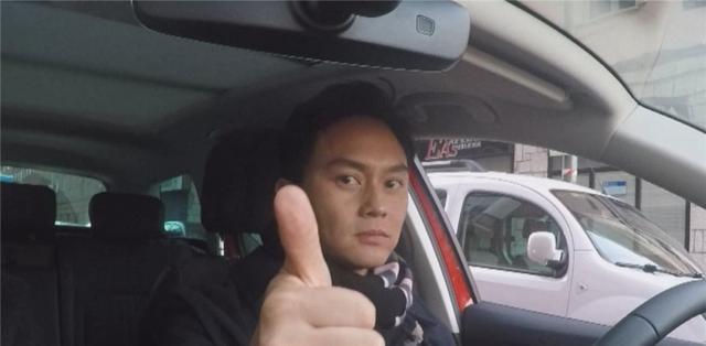 袁咏仪25年告白张智霖：看电视时就看中你了！