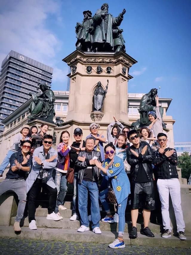 黄海波曹格杜海涛抵达德国 参加张歆艺袁弘婚礼